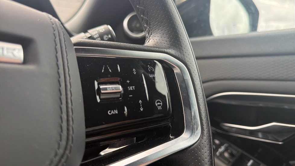Land Rover Range Rover Evoque 2.0 D200 Evoque Edition 5dr Auto Diesel Hatchback - Image 30