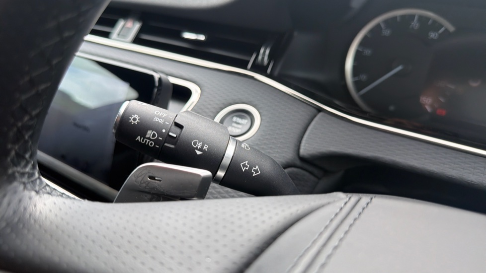 Land Rover Range Rover Evoque 2.0 D200 Evoque Edition 5dr Auto Diesel Hatchback - Image 32