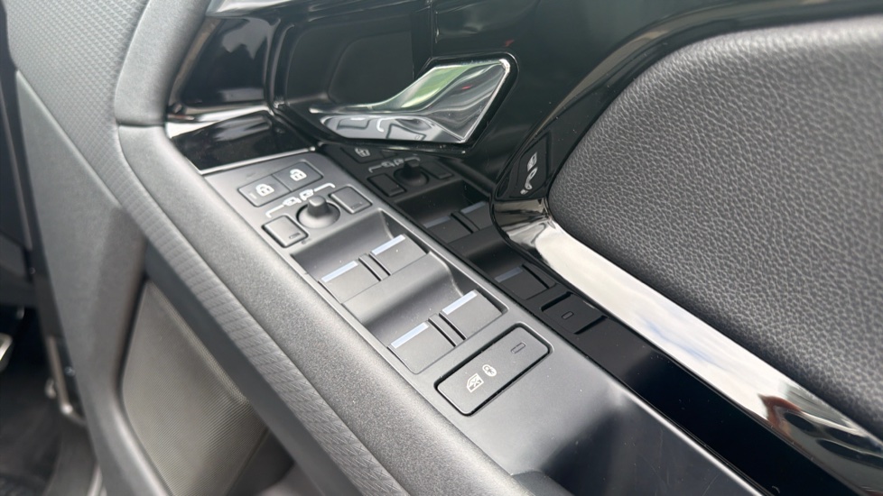 Land Rover Range Rover Evoque 2.0 D200 Evoque Edition 5dr Auto Diesel Hatchback - Image 40