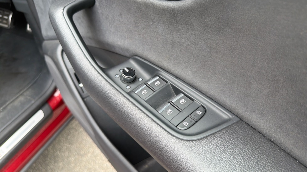Audi Q8 50 TDI Quattro Black Edition 5dr Tiptronic Diesel Estate - Image 25