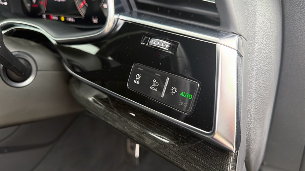 Audi Q8 50 TDI Quattro Black Edition 5dr Tiptronic Diesel Estate - Image 36