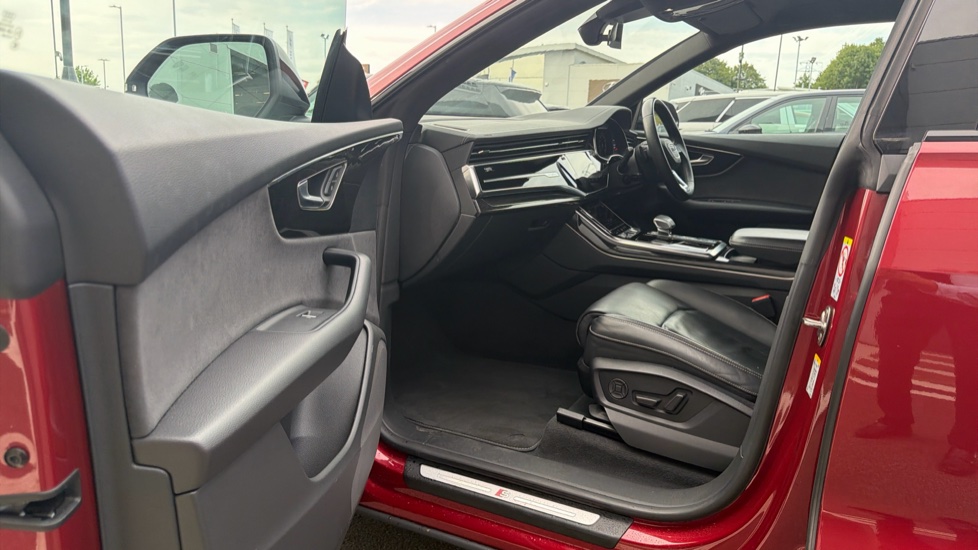 Audi Q8 50 TDI Quattro Black Edition 5dr Tiptronic Diesel Estate - Image 39