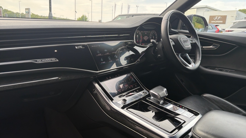 Audi Q8 50 TDI Quattro Black Edition 5dr Tiptronic Diesel Estate - Image 41