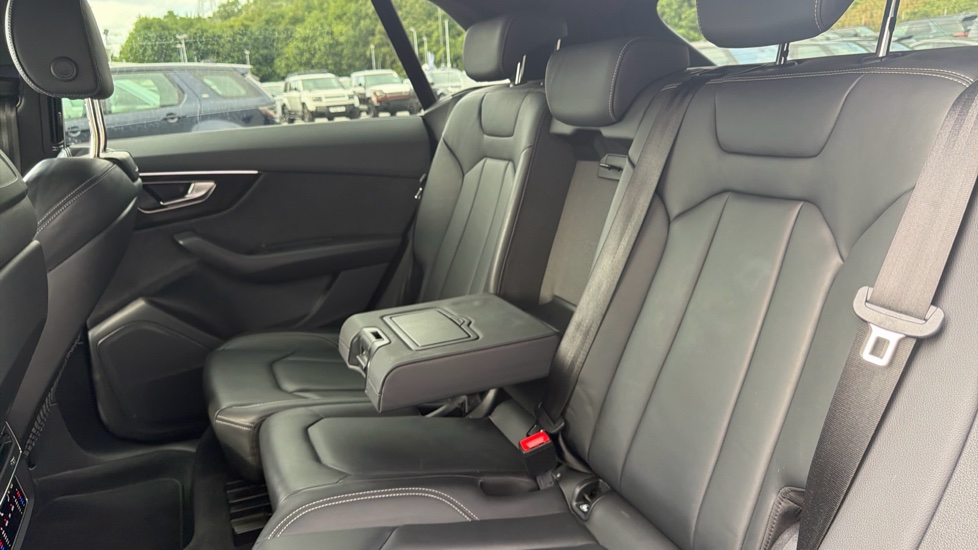 Audi Q8 50 TDI Quattro Black Edition 5dr Tiptronic Diesel Estate - Image 42