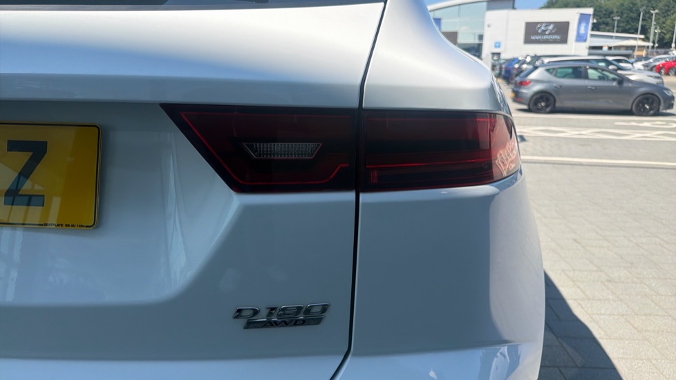 Jaguar E-Pace 2.0d [180] R-Dynamic SE 5dr Auto Diesel Estate - Image 19
