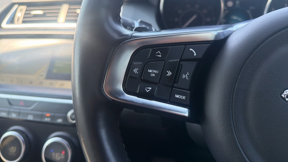 Jaguar E-Pace 2.0d [180] R-Dynamic SE 5dr Auto Diesel Estate - Image 23