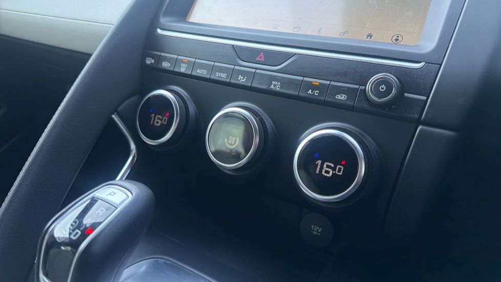 Jaguar E-Pace 2.0d [180] R-Dynamic SE 5dr Auto Diesel Estate - Image 29