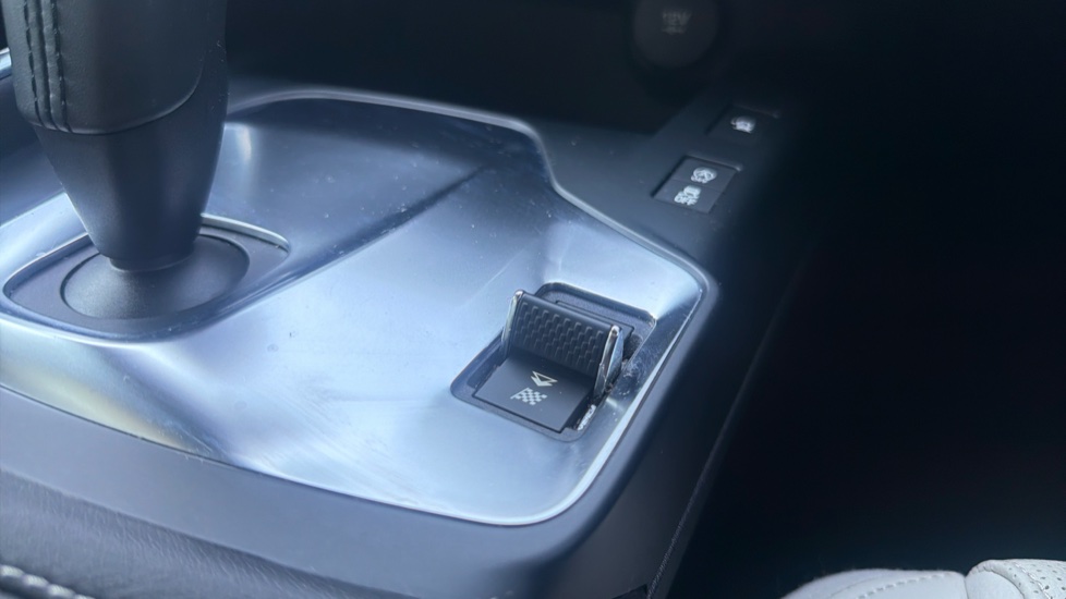 Jaguar E-Pace 2.0d [180] R-Dynamic SE 5dr Auto Diesel Estate - Image 31