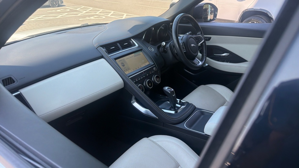 Jaguar E-Pace 2.0d [180] R-Dynamic SE 5dr Auto Diesel Estate - Image 37