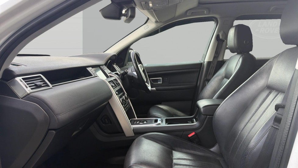 Land Rover Discovery Sport 2.0 TD4 180 HSE 5dr Auto Diesel Station Wagon - Image 3