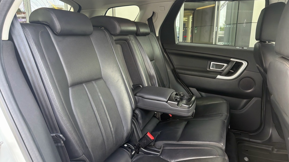Land Rover Discovery Sport 2.0 TD4 180 HSE 5dr Auto Diesel Station Wagon - Image 21