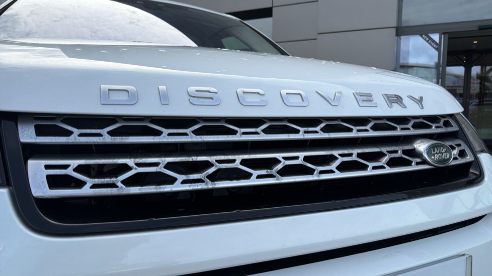 Land Rover Discovery Sport 2.0 TD4 180 HSE 5dr Auto Diesel Station Wagon - Image 23