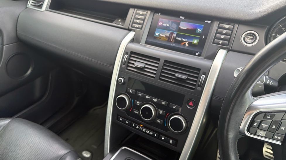 Land Rover Discovery Sport 2.0 TD4 180 HSE 5dr Auto Diesel Station Wagon - Image 32