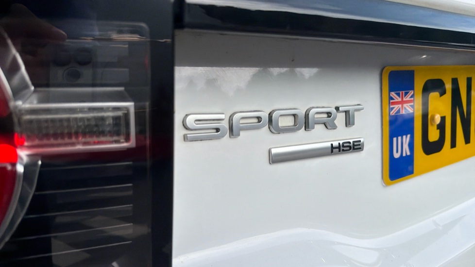 Land Rover Discovery Sport 2.0 TD4 180 HSE 5dr Auto Diesel Station Wagon - Image 34