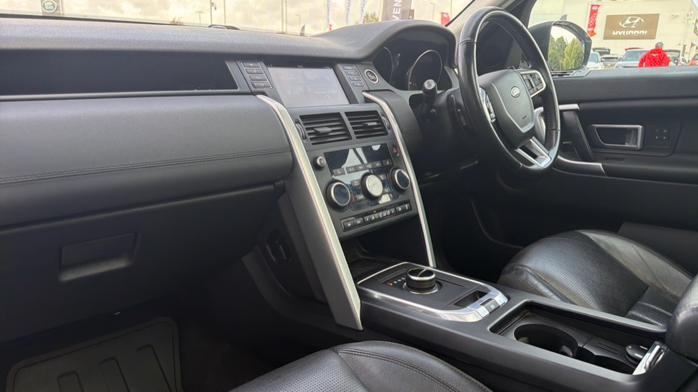 Land Rover Discovery Sport 2.0 TD4 180 HSE 5dr Auto Diesel Station Wagon - Image 43