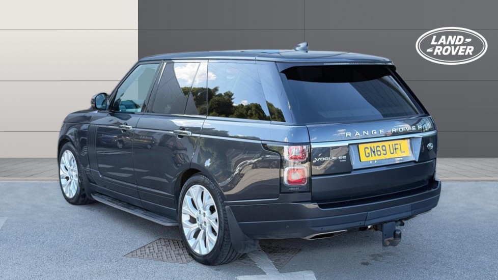 Land Rover Range Rover 2.0 P400e Vogue SE 4dr Auto Estate - Image 2