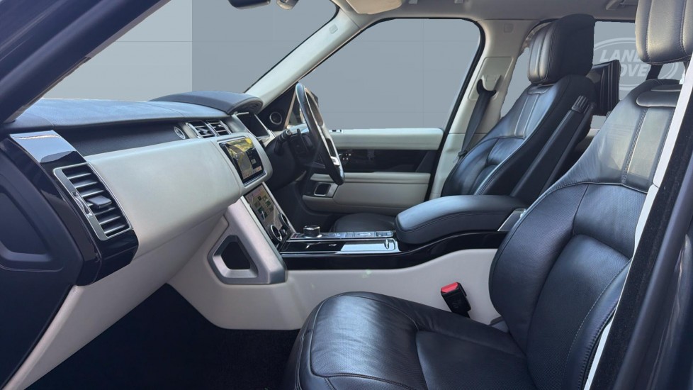 Land Rover Range Rover 2.0 P400e Vogue SE 4dr Auto Estate - Image 3