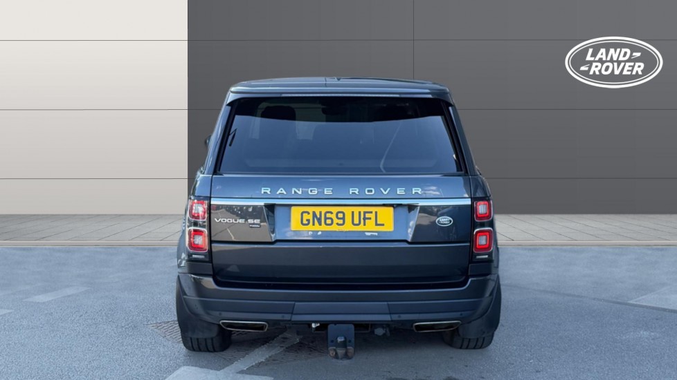 Land Rover Range Rover 2.0 P400e Vogue SE 4dr Auto Estate - Image 6