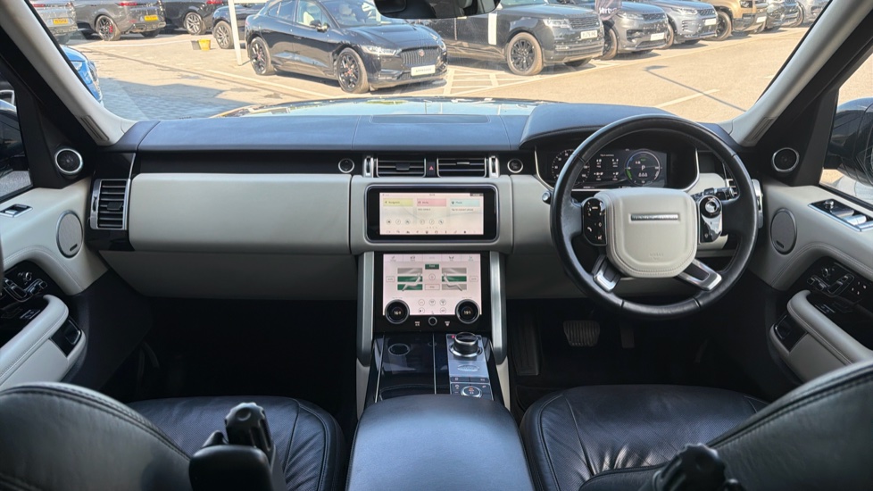 Land Rover Range Rover 2.0 P400e Vogue SE 4dr Auto Estate - Image 9