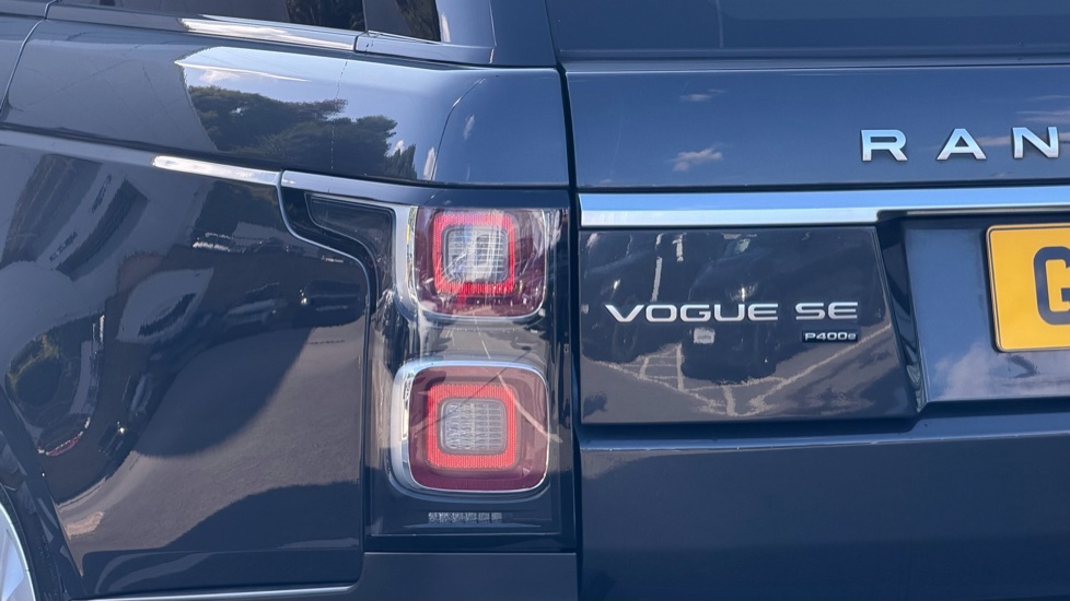 Land Rover Range Rover 2.0 P400e Vogue SE 4dr Auto Estate - Image 19