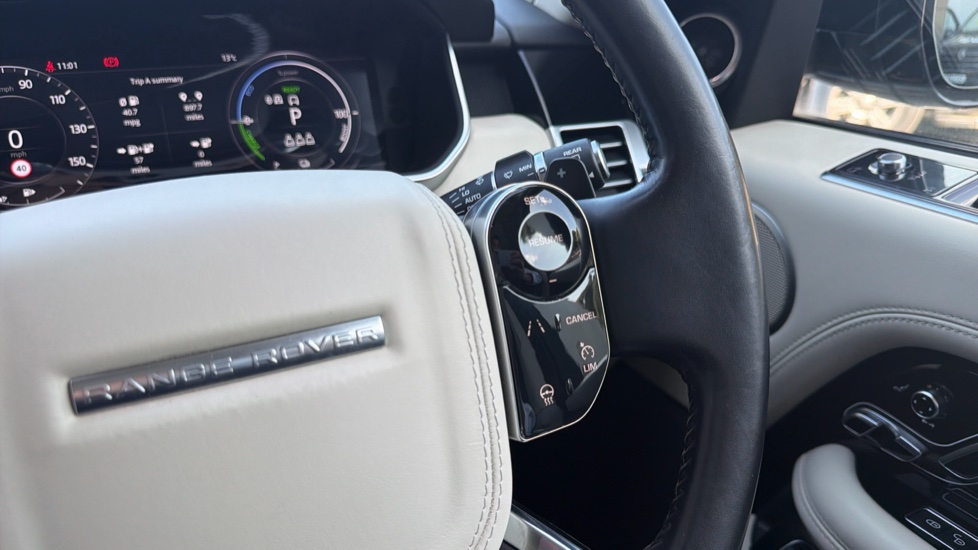 Land Rover Range Rover 2.0 P400e Vogue SE 4dr Auto Estate - Image 33