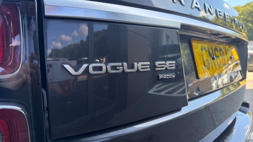 Land Rover Range Rover 2.0 P400e Vogue SE 4dr Auto Estate - Image 39