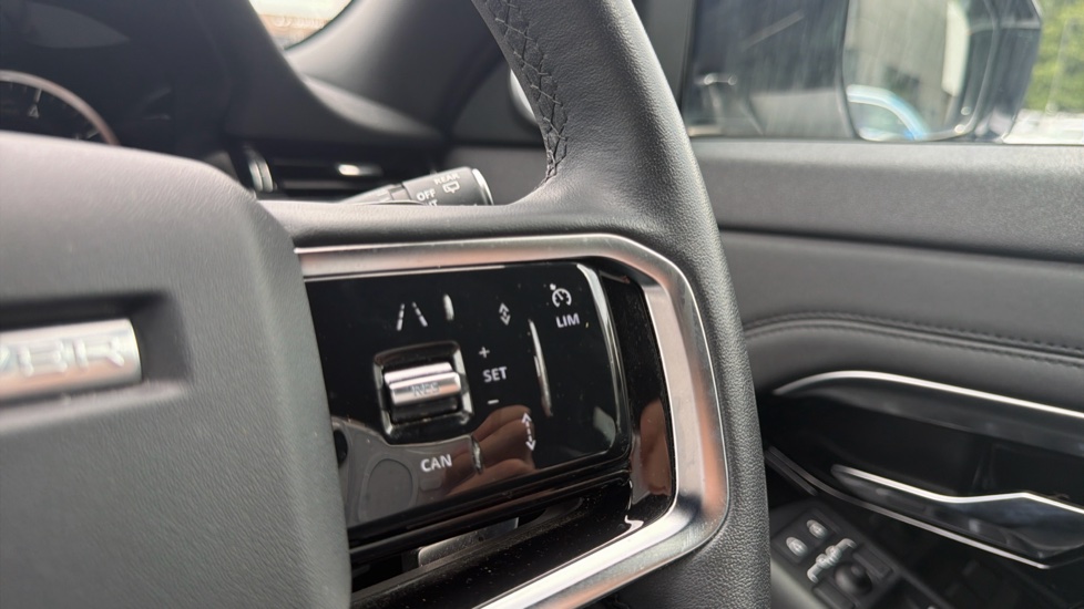 Land Rover Range Rover Evoque 1.5 P300e R-Dynamic SE 5dr Auto Hatchback - Image 21
