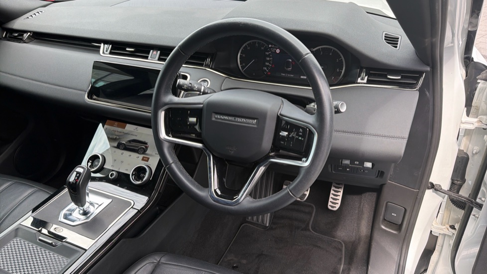 Land Rover Range Rover Evoque 1.5 P300e R-Dynamic SE 5dr Auto Hatchback - Image 31