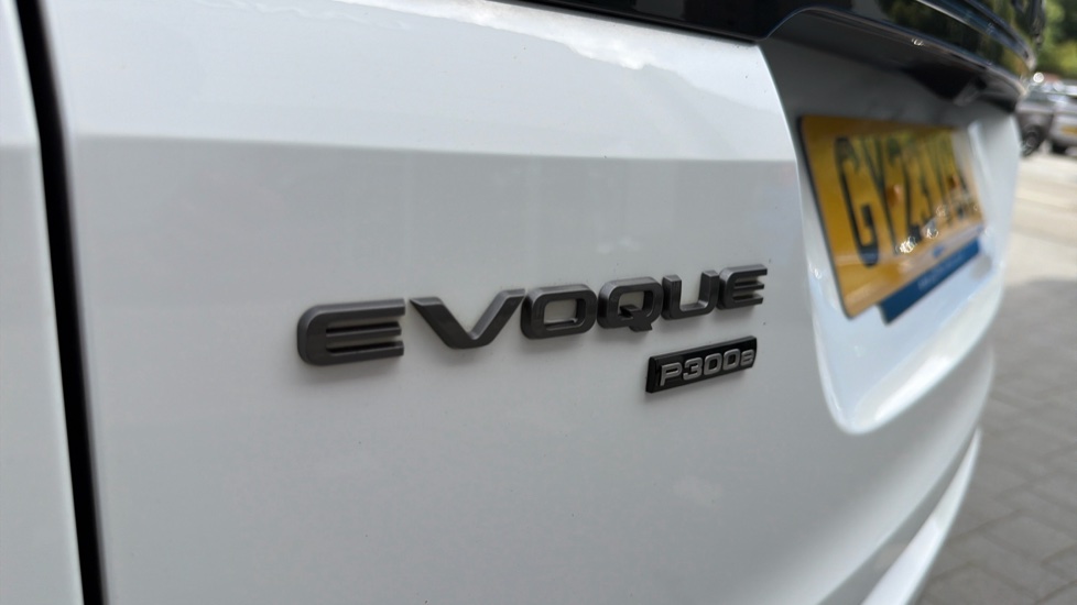 Land Rover Range Rover Evoque 1.5 P300e R-Dynamic SE 5dr Auto Hatchback - Image 38