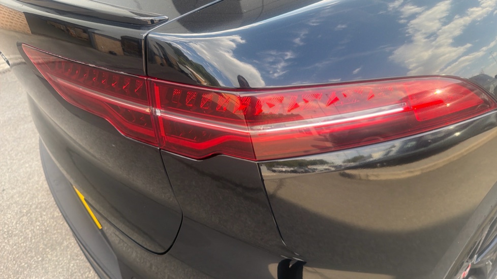 Jaguar I-Pace 294kW EV400 HSE Black 90kWh 5dr Auto 11kW Charger Electric Estate - Image 23