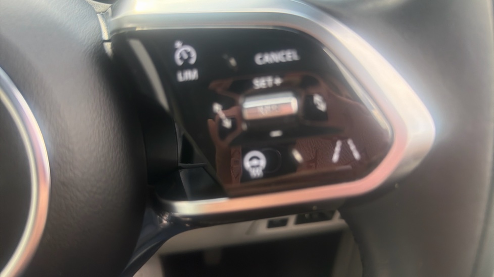 Jaguar I-Pace 294kW EV400 HSE Black 90kWh 5dr Auto 11kW Charger Electric Estate - Image 37