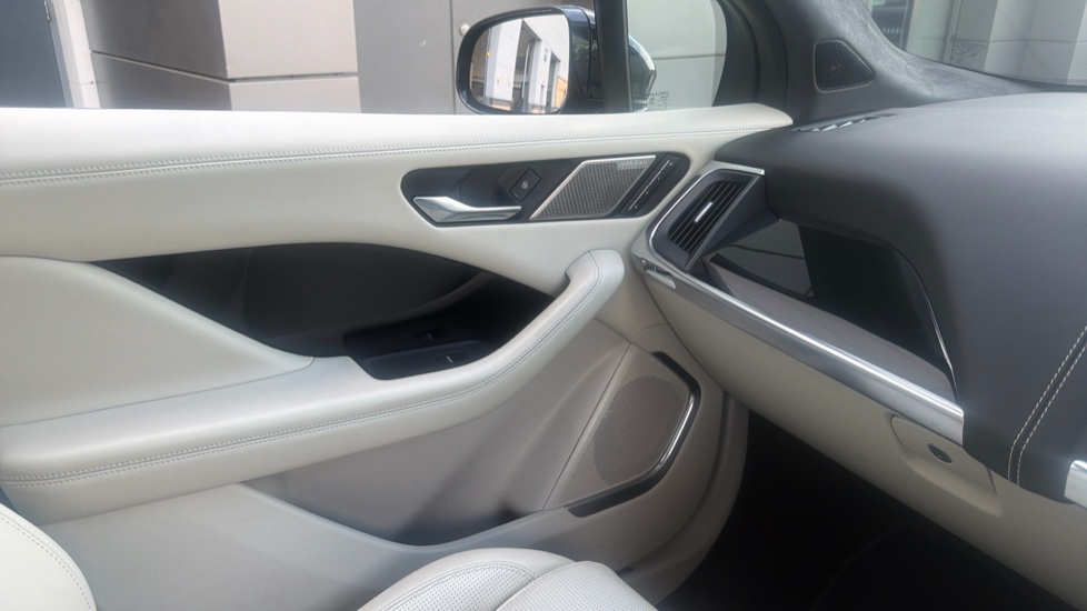 Jaguar I-Pace 294kW EV400 HSE Black 90kWh 5dr Auto 11kW Charger Electric Estate - Image 40
