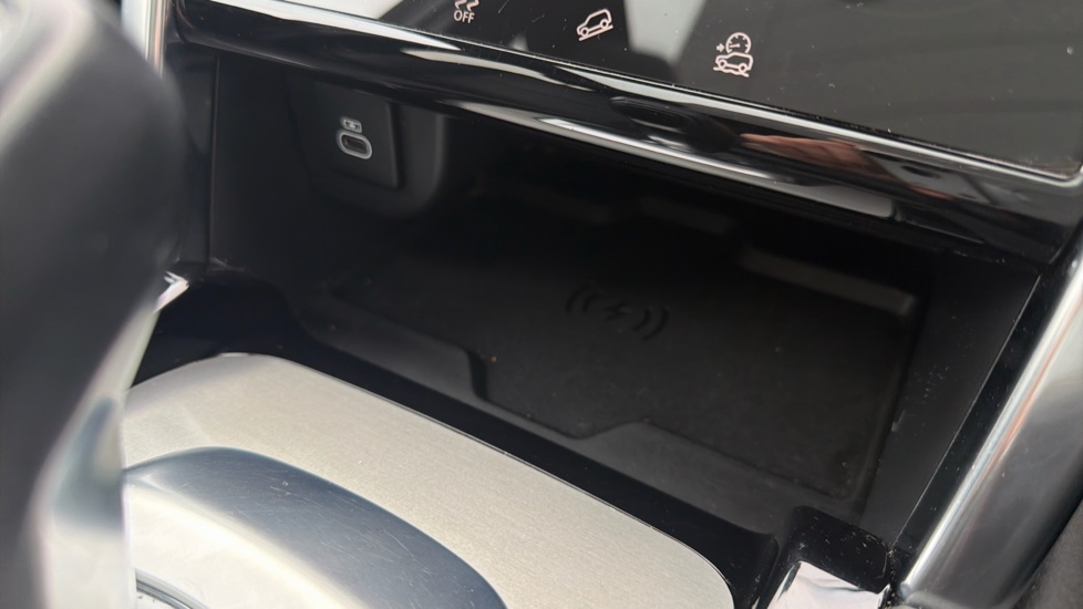 Land Rover Discovery Sport 2.0 D165 Urban Edition 5dr Auto [5 Seat] Diesel Station Wagon - Image 33