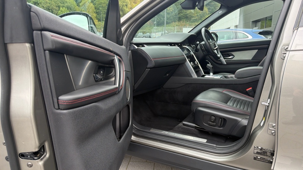 Land Rover Discovery Sport 2.0 D165 Urban Edition 5dr Auto [5 Seat] Diesel Station Wagon - Image 40