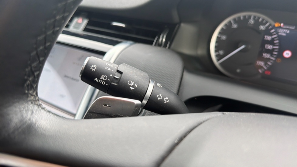 Land Rover Discovery Sport 1.5 P300e Urban Edition 5dr Auto [5 Seat] Station Wagon - Image 31