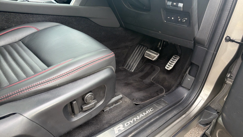 Land Rover Discovery Sport 1.5 P300e Urban Edition 5dr Auto [5 Seat] Station Wagon - Image 42