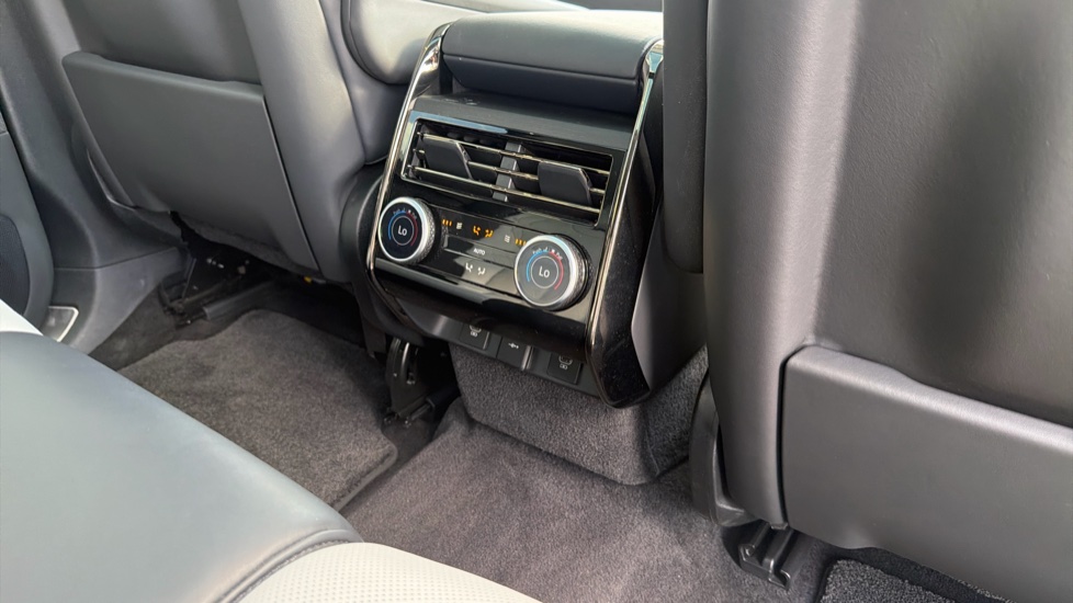 Land Rover Range Rover Sport 3.0 P440e Autobiography 5dr Auto Estate - Image 18