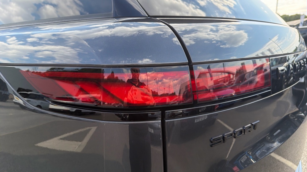Land Rover Range Rover Sport 3.0 P440e Autobiography 5dr Auto Estate - Image 19