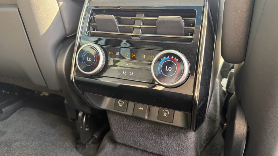 Land Rover Range Rover Sport 3.0 P440e Autobiography 5dr Auto Estate - Image 27
