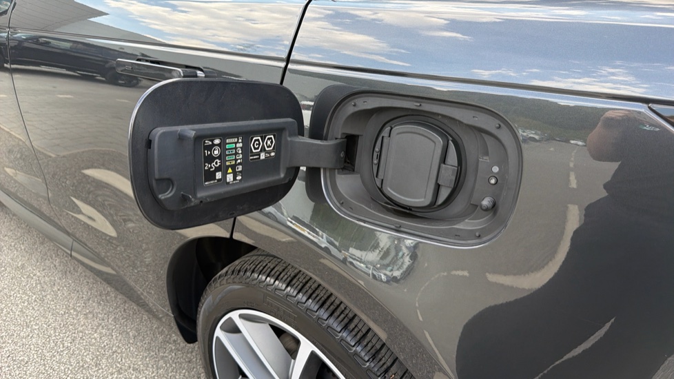 Land Rover Range Rover Sport 3.0 P440e Autobiography 5dr Auto Estate - Image 33