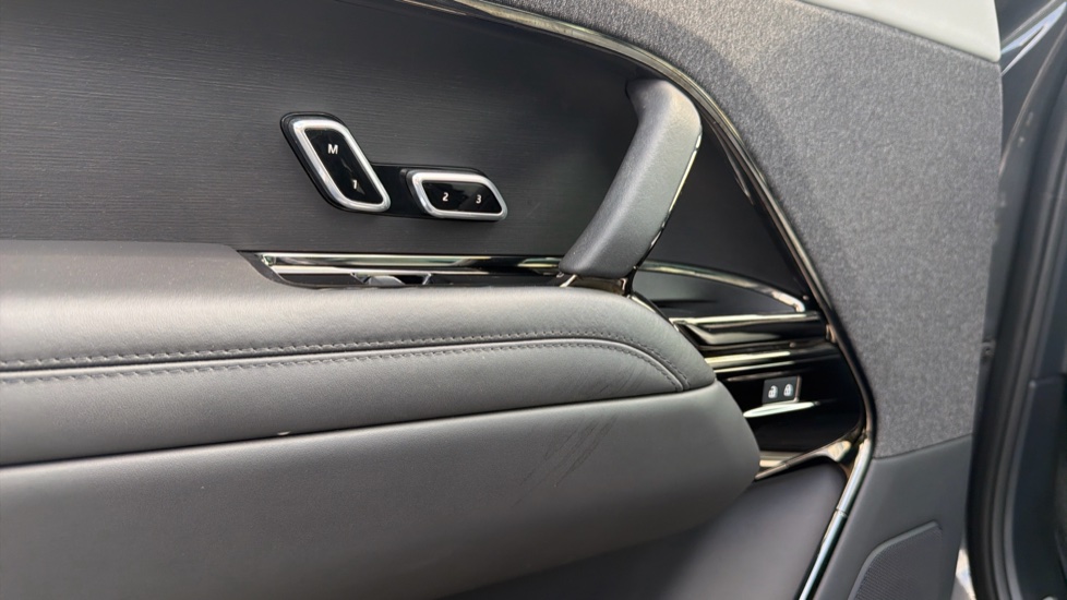 Land Rover Range Rover Sport 3.0 P440e Autobiography 5dr Auto Estate - Image 36