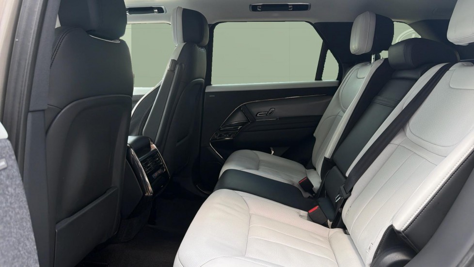 Land Rover Range Rover Sport 3.0 P440e Dynamic SE 5dr Auto Estate - Image 4