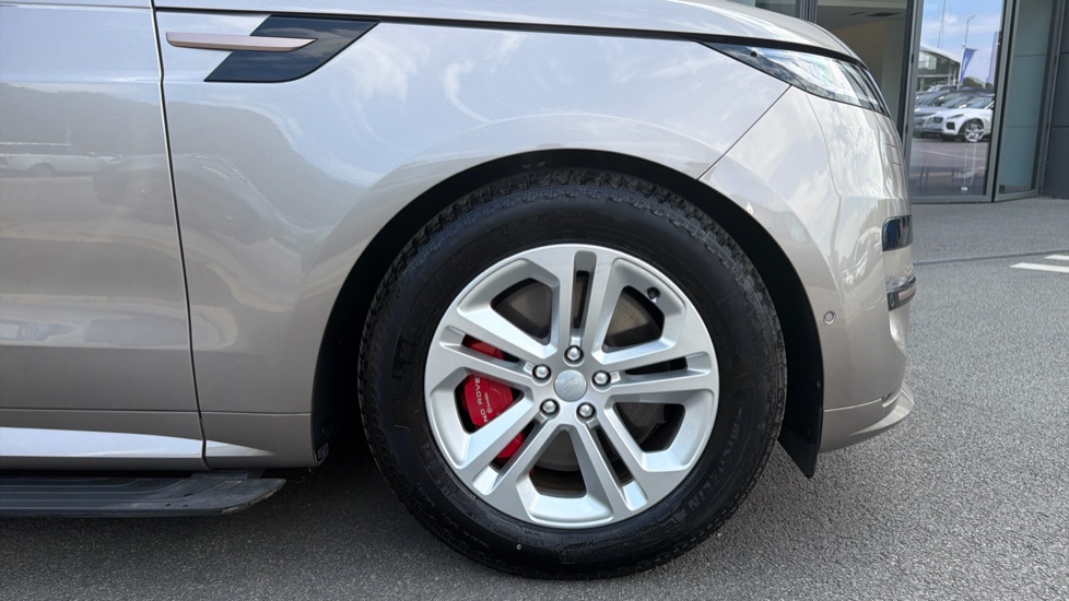 Land Rover Range Rover Sport 3.0 P440e Dynamic SE 5dr Auto Estate - Image 8