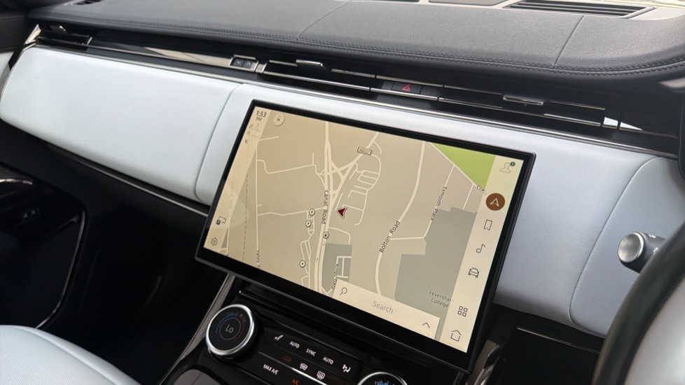 Land Rover Range Rover Sport 3.0 P440e Dynamic SE 5dr Auto Estate - Image 11