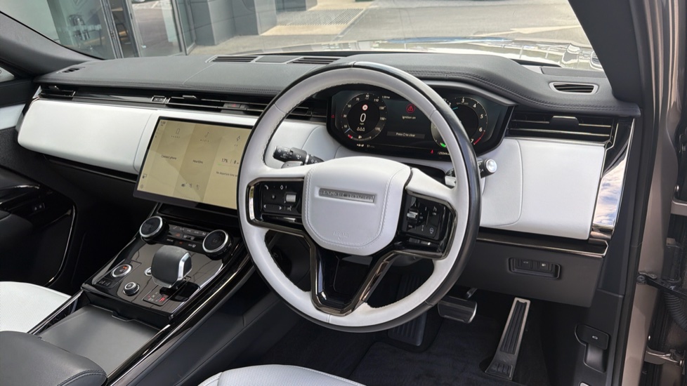 Land Rover Range Rover Sport 3.0 P440e Dynamic SE 5dr Auto Estate - Image 23