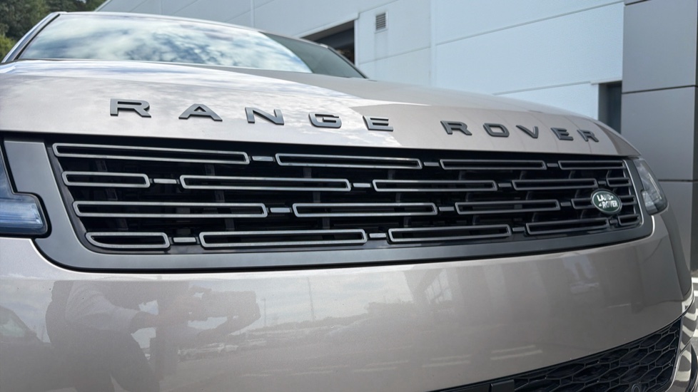 Land Rover Range Rover Sport 3.0 P440e Dynamic SE 5dr Auto Estate - Image 28