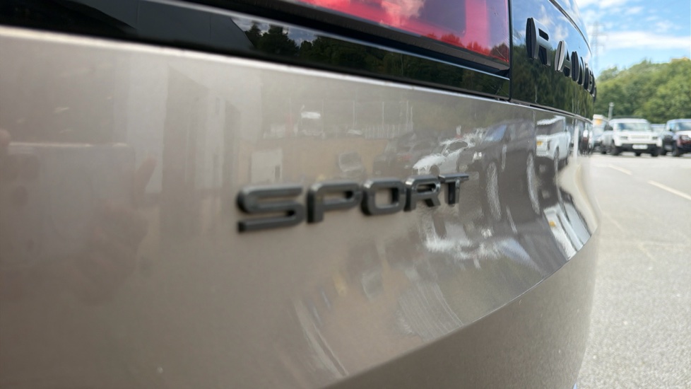 Land Rover Range Rover Sport 3.0 P440e Dynamic SE 5dr Auto Estate - Image 41