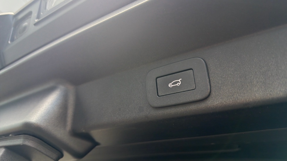 Land Rover Range Rover Sport 3.0 P440e Dynamic SE 5dr Auto Estate - Image 42