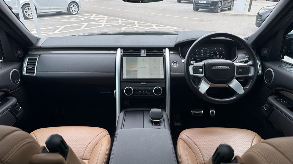 Land Rover Discovery 3.0 D300 Metropolitan Edition 5dr Auto Diesel Station Wagon - Image 9