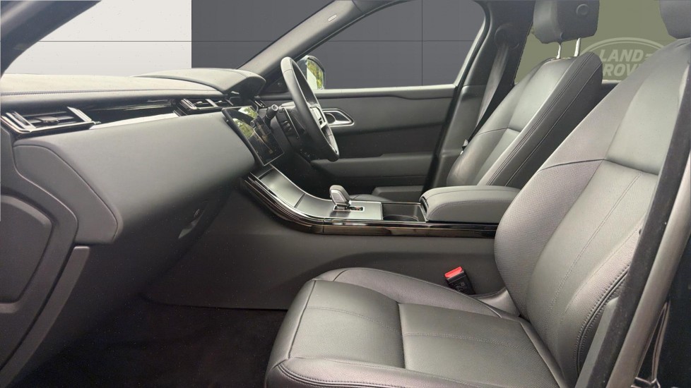 Land Rover Range Rover Velar 2.0 D200 MHEV Dynamic SE 5dr Auto Diesel Estate - Image 3